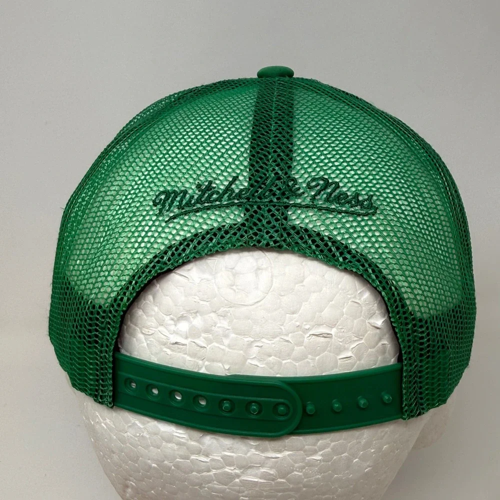 Mitchell &‎ Ness Dallas Mavericks 2011 NBA Finals Trucker Hat Green Snapback